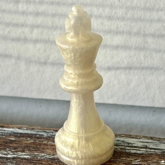 Marbled Copper-Bronze and Pearl Cream Chess Board Game with Velvet Bag 32 pieces - Picture 6 of 9